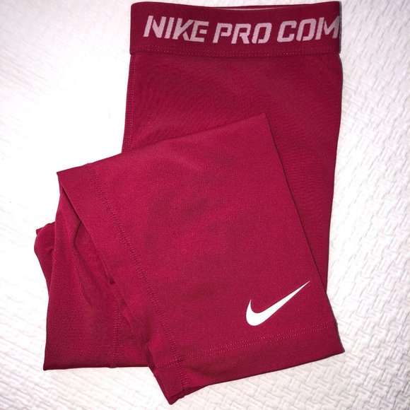 Nike Pants - Nike Women’s Pro Combat Cropped Compression Leggin